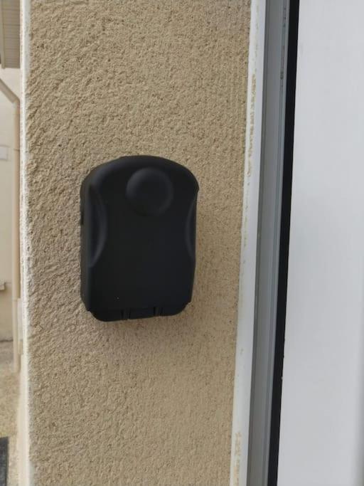 Appartement 2, Jardin, Collation, 5 Min De L'Aeroport Cdg Le Mesnil-Amelot Luaran gambar